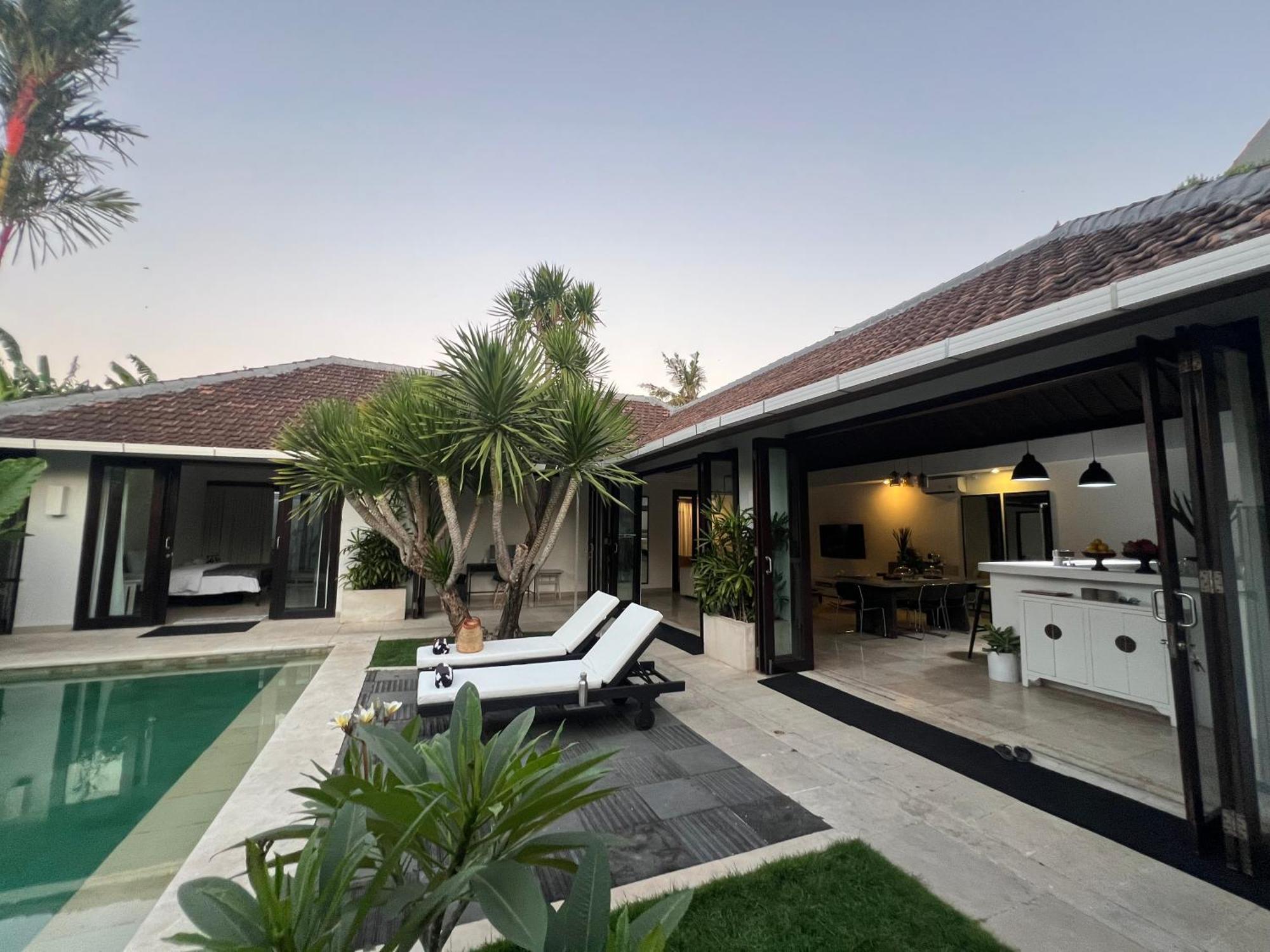 The Mia Bali Villa เกอโรโบกัน ภายนอก รูปภาพ