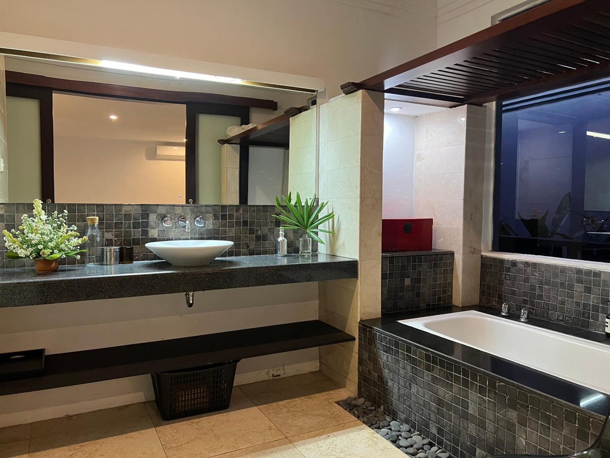 The Mia Bali Villa เกอโรโบกัน ภายนอก รูปภาพ