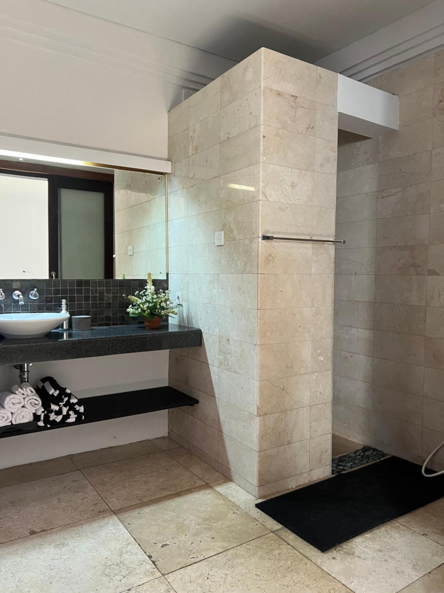 The Mia Bali Villa เกอโรโบกัน ภายนอก รูปภาพ